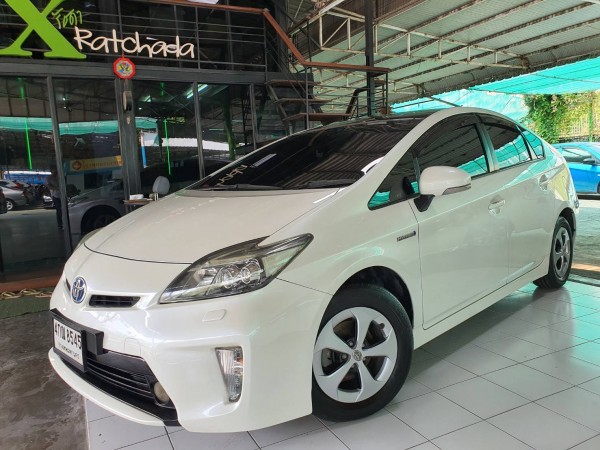 Toyota Prius 1.8 ปี2012 สีขาว รุ่นTop+sunroof มือ1