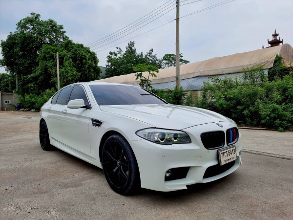 2011 BMW 5 Series F10 523i สีขาว