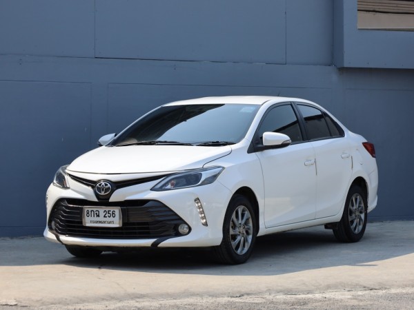 2019 TOYOTA VIOS 1.5 MID auto ไมล์ 107,000 กม. ฟรีดาวน์ ผ่อน 7400/84 งวด