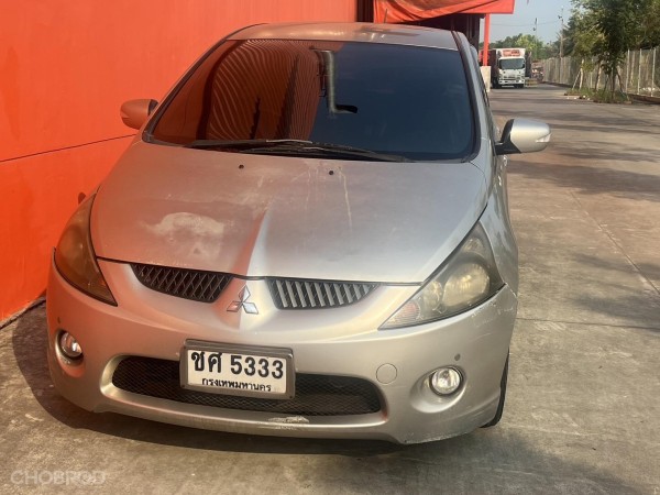 2005 Mitsubishi Space Wagon สีเทา