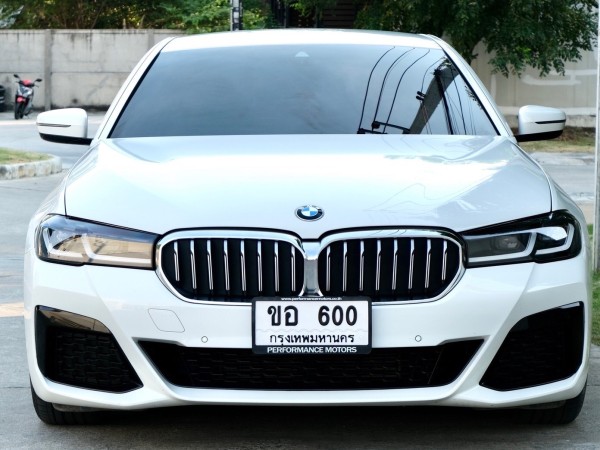 BMW 520d 2.0 M Sport 2021 รถเก๋ง 4 ประตู เลขไมล์ 30,000 กิโลเมตร ในจังหวัด กรุงเทพมหานคร