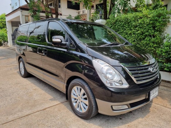 2013 Hyundai Grand Starex สีดำ