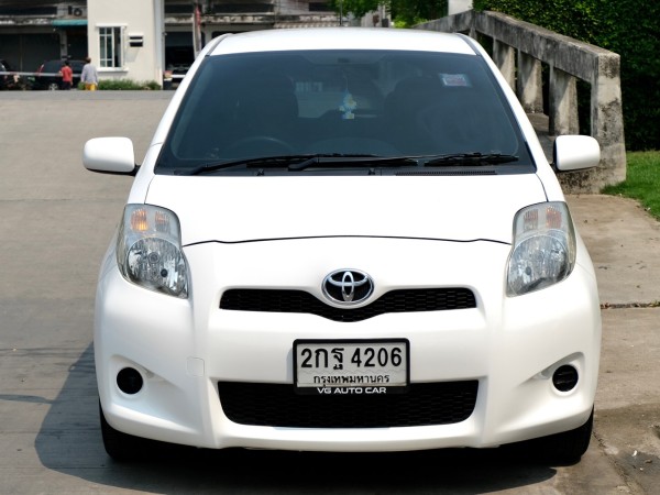 Toyota Yaris 1.5 J ปี: 2013 สี: ขาว เครื่อง: เบนซิน เกียร์: ออโต้ ไมล์: 14x,xxx กม