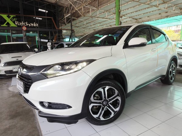Honda HRV 1.8EL ปี 2017 สีขาว รถมือ1 ยางใหม่ เช็คศูนย์