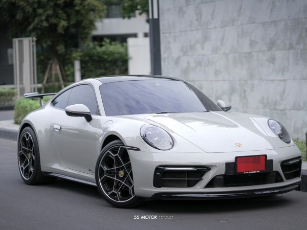2021 Porsche Carrera 992 สีเทา