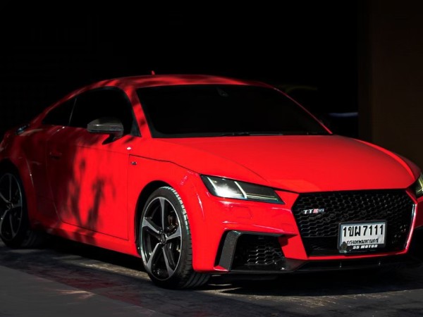 2018 Audi TT Mk3 8S TT สีแดง