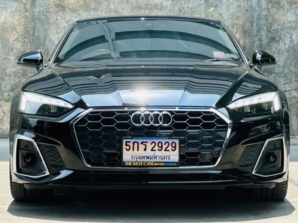 2021 Audi A5 Coupe สีแดง