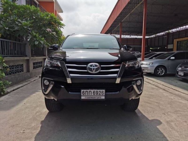 Toyota Fortuner GEN 2 ปี 2017 สีดำ