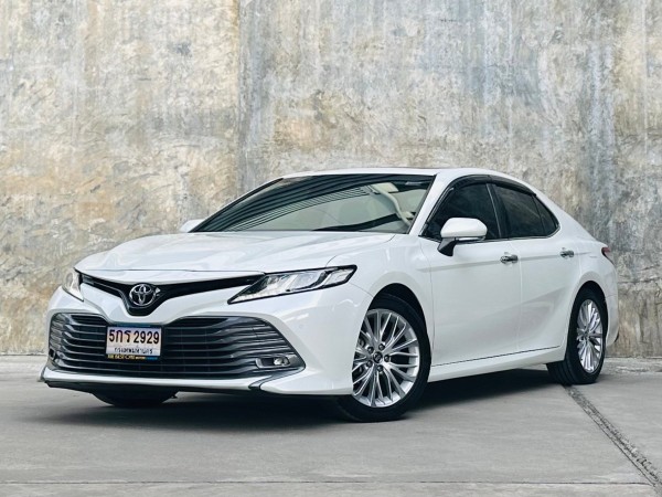 2019 Toyota Camry สีขาว