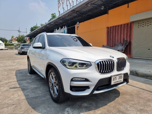 2018 BMW X3 G01 สีขาว