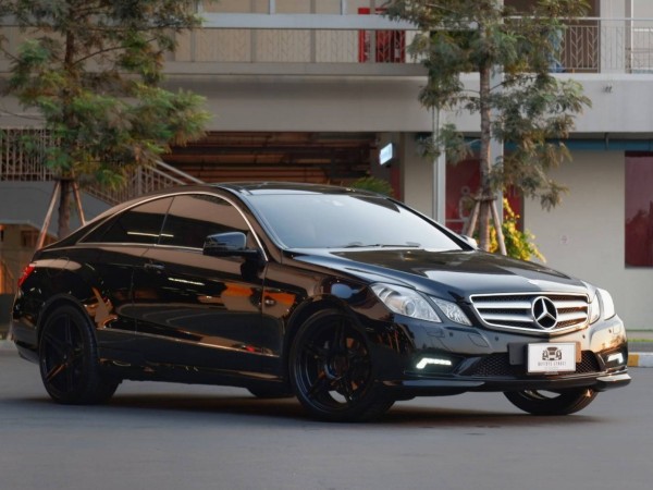 2010 Mercedes-Benz E-Class C207 E250 สีดำ