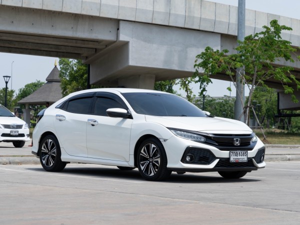 2018 Honda Civic Hatchback สีขาว