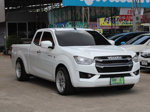 2022 Isuzu D-Max 1.9 S SPACE CAB MT 6 Speed สีขาว เกียร์ดา น็อตโครงสร้างไม่ขยับ ไม่มีชน