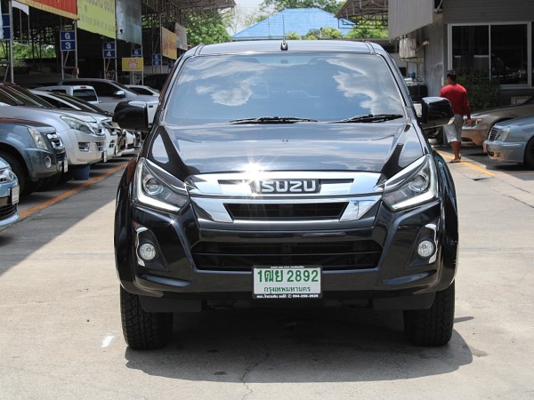 สวยจัด น็อตไม่ขยับ สภาพ1ในร้อย รถเข้าศูนย์ 2019 Isuzu D-Max Hi-Lander 1.9 L SPACE CAB MT 6 Speed สีดำ