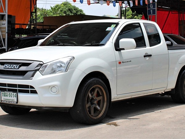 2016 Isuzu D-Max SPACE CAB 1.9 S MT 6 Speed สีขาว เกียร์ธรรมดา สวยจัด น็อตไม่ขยับ ไม่มีชน สีเดิม ขับดี