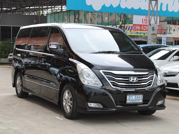 2014 Hyundai H-1 Minor Change 2.5 Deluxe AT สีดำ เกียร์ออโต้ทิปโทนิก รุ่นTop เครื่องรหัส A 2 ฟรีดาวน์