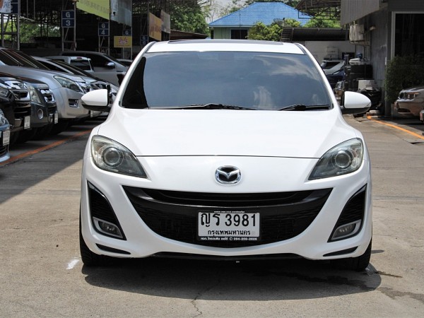 2011 Mazda 3 2.0 Maxx Sports รุ๋นTop AT สีขาว ออโต้ 5 ประตู หลังคาซันรูฟ ฟรีดาวน์ ออกรถ0บาท