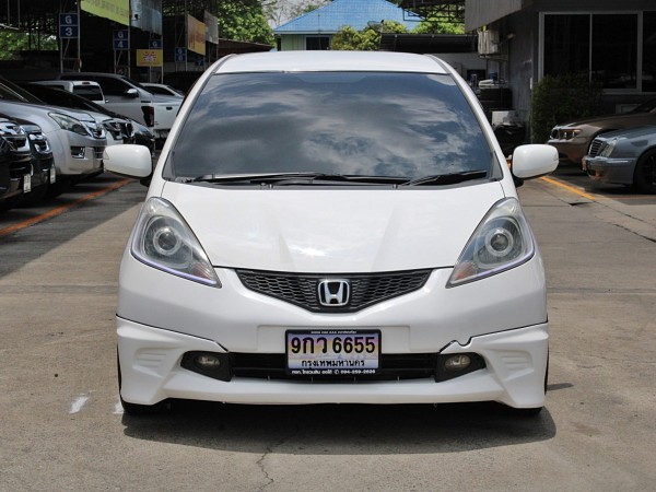 ฟรีดาวน์ ออกรถ0บาท 2009 Honda Jazz 1.5 S i-VTEC A/T สีขาว