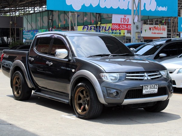 ฟรีดาวน์ 2012 Mitsubishi Triton 2.4 GLS PLUS DOUBLE CAB MT สีเทา เกียร์ธรรมดา เครื่องเบนซิน