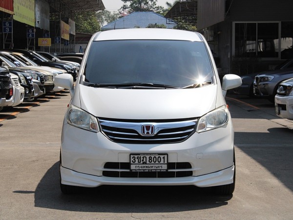 2013 Honda Freed 1.5 SE Wagon AT สีขาว เกียร์ออโต้ ไม่แก๊ส สวยสะอาดมาก เช็คศูนย์ตลอด ไม่เคยมีอุบัติเหตุ
