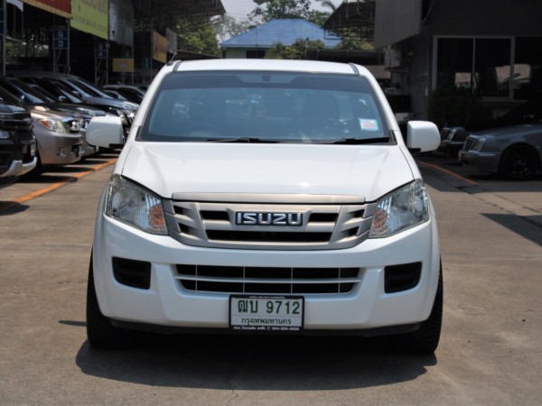2012 Isuzu D-Max 2.5 S SPACE CAB MT สีขาว เกียร์ธรรมดา รถบ้านมือเดียว ในเล่มลำดับที่ 1 สวยไม่มีอุบัติเหตุ เครื่องเกียร์ช่วงล่างเดิมขับดี จัดได้ล้น