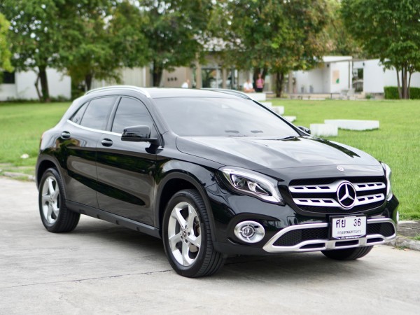 2018 Mercedes-Benz GLA-Class X156 GLA200 สีดำ