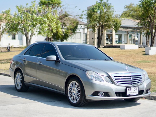 2010 Mercedes-Benz E-Class W212 E200 สีเทา