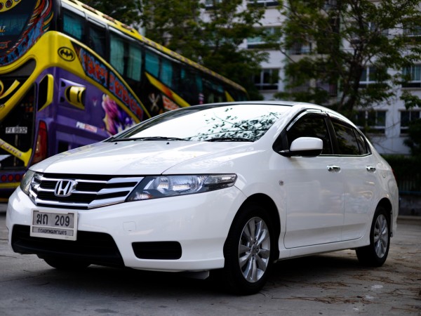 2012 Honda City สีขาว