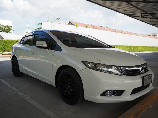 2016 Honda Civic Sedan สีขาว