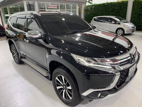 Mitsubishi Pajero Sport ปี 2017 สีดำ