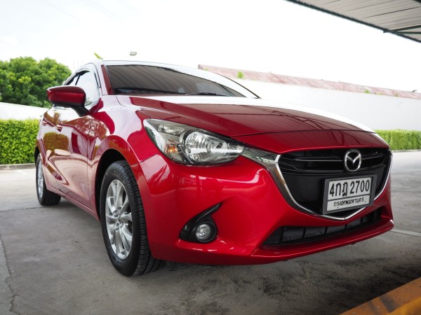 2015 Mazda 2 Sedan (4 ประตู) สีแดง