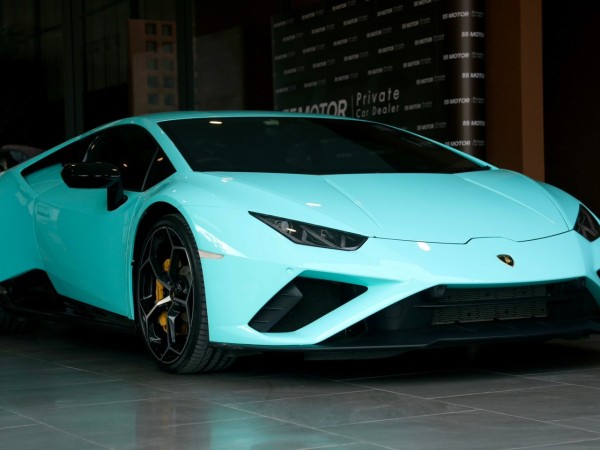 2020 Lamborghini Huracan EVO RWD สีฟ้า
