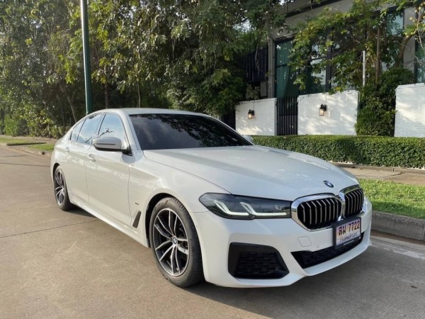 2021 BMW 520d M Sport LCI (G30) สีขาว