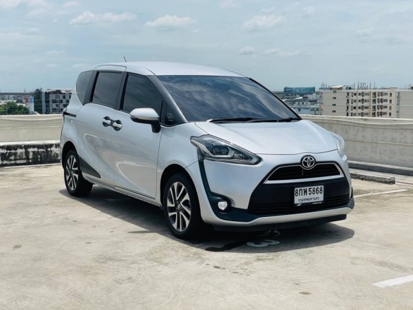 2016 Toyota Sienta สีเงิน