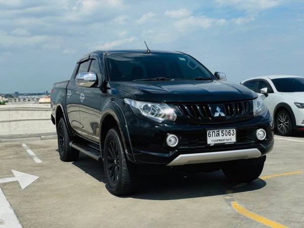 2017 Mitsubishi Triton Double cab สีดำ