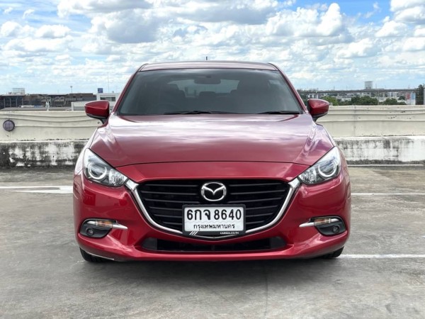 2016 Mazda 3 Fastback สีแดง