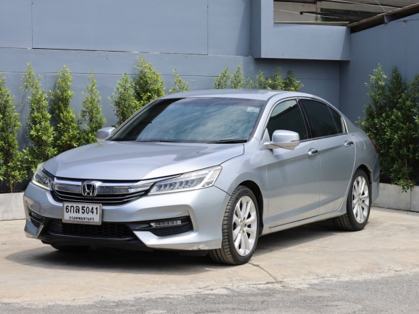 2018 HOND ACCORD 2.4EL +NAVI TOP รถสวยมาก สภาพตรงปก ไมล์แท้ เช็คได้"