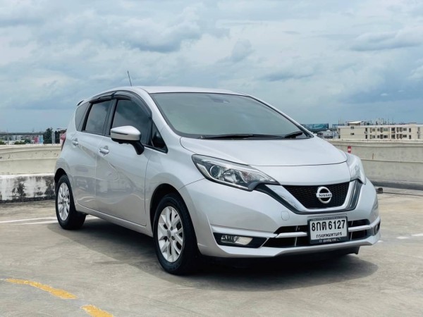 2018 Nissan Note สีเงิน