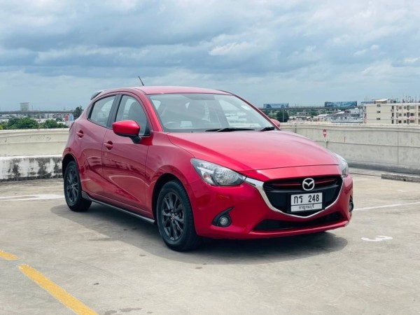 2015 Mazda 2 Hatchback (5 ประตู) สีแดง