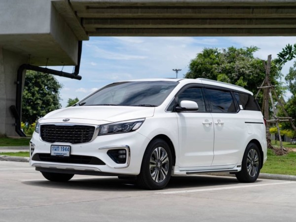 2020 Kia Grand Carnival สีขาว