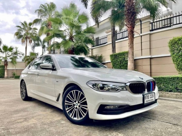 2018 BMW 520d Sport(G30) สีขาว