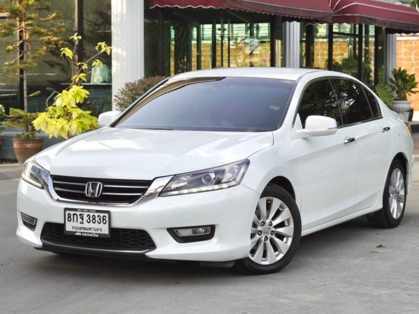 2015 Honda Accord สีขาว