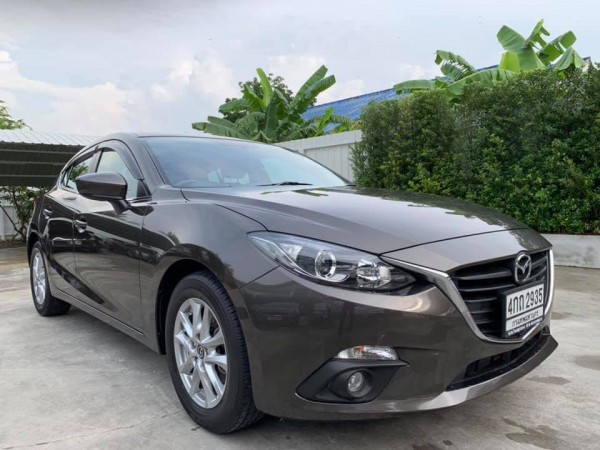 Mazda 3 Hatchback ปี 2015 สีเทา