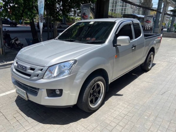 2013 Isuzu D-Max Space Cab สีเงิน