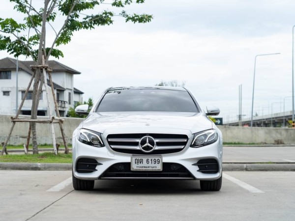 2019 Mercedes-Benz E-Class W213 E300e สีเงิน