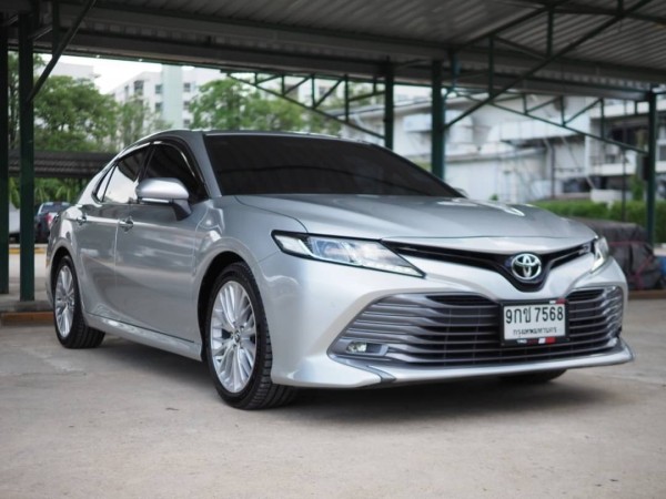 2019 Toyota Camry สีเงิน