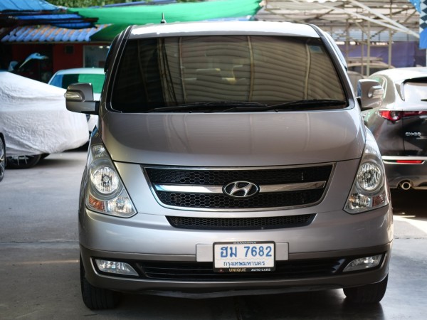 2013 Hyundai H-1 สีเงิน