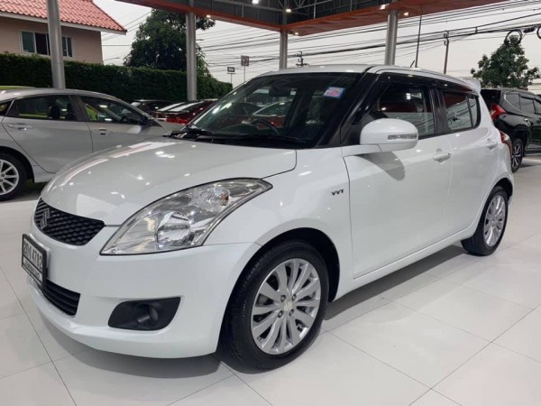 Suzuki Swift ปี 2013 สีขาว