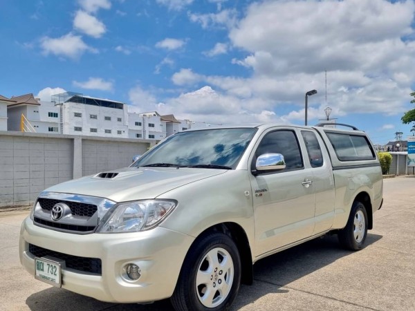 2011 Toyota Hilux Revo Smart cab สีทอง