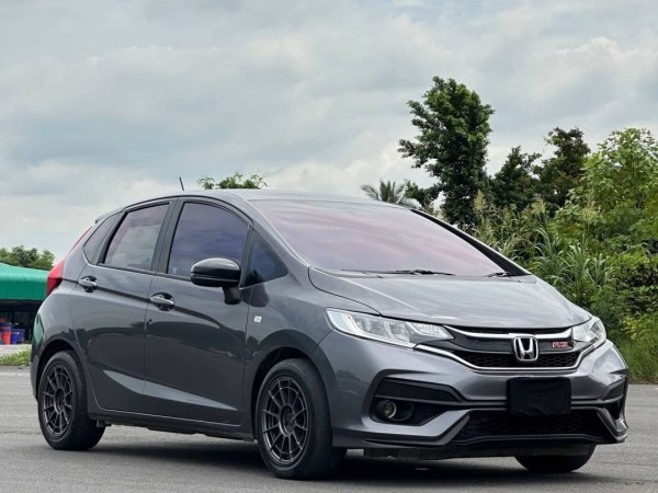 2016 Honda Jazz GK สีเทา